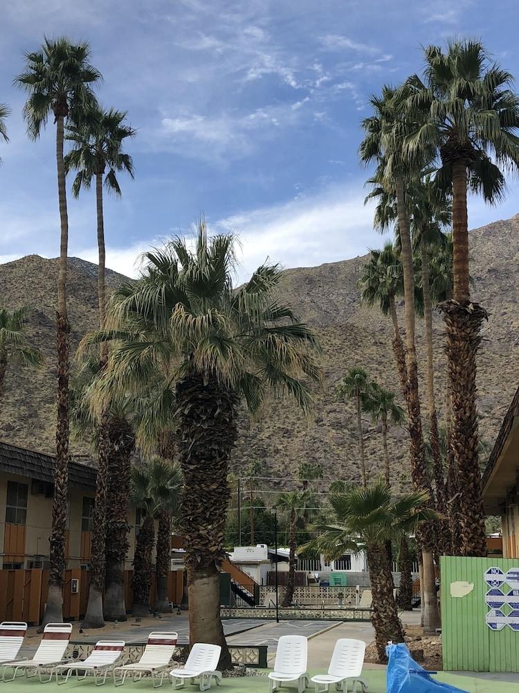 Desert Lodge Palm Springs Exterior photo